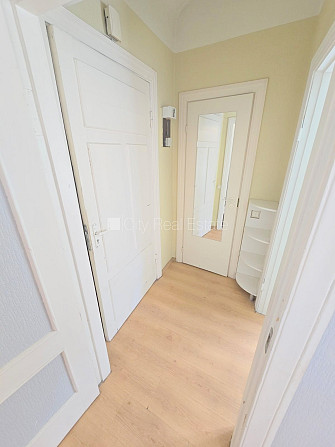 Pagalma māja, renovēta māja, slēgts pagalms, ieeja no ielas, kāpņu telpa pēc kosmētiskā Rīga - foto 17