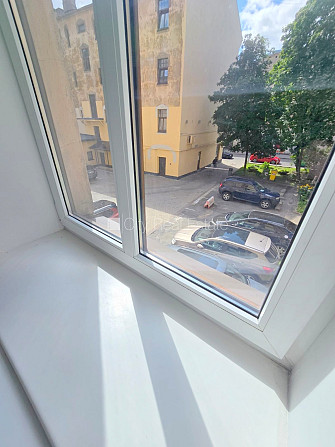 Pagalma māja, renovēta māja, slēgts pagalms, ieeja no ielas, kāpņu telpa pēc kosmētiskā Rīga - foto 16