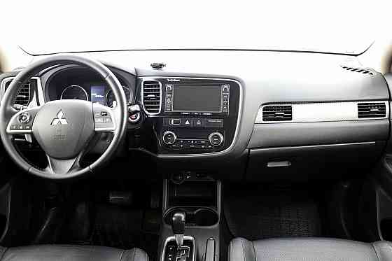 Mitsubishi Outlander Luxury ATM 2.0 110kW Tallina