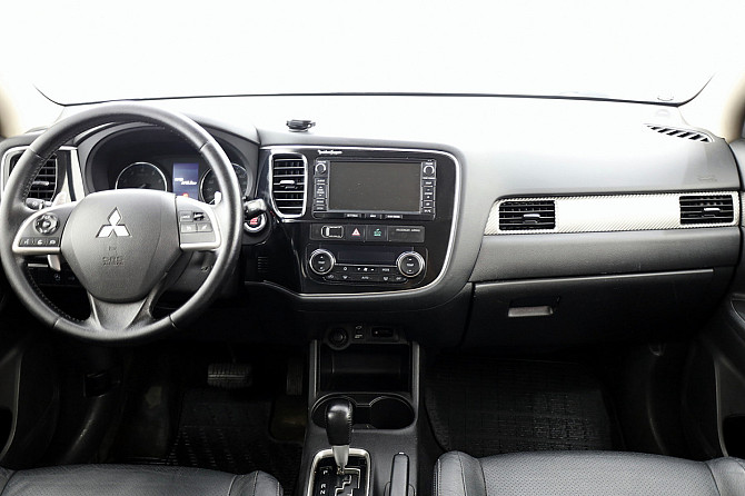 Mitsubishi Outlander Luxury ATM 2.0 110kW Tallina - foto 5