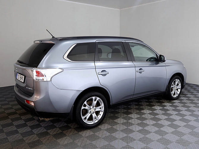 Mitsubishi Outlander Luxury ATM 2.0 110kW Tallina - foto 3