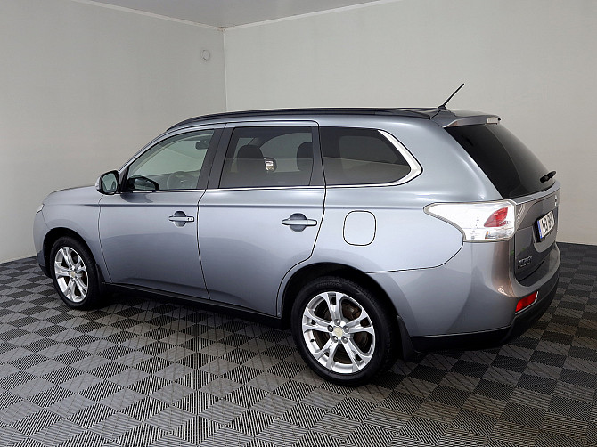 Mitsubishi Outlander Luxury ATM 2.0 110kW Tallina - foto 4