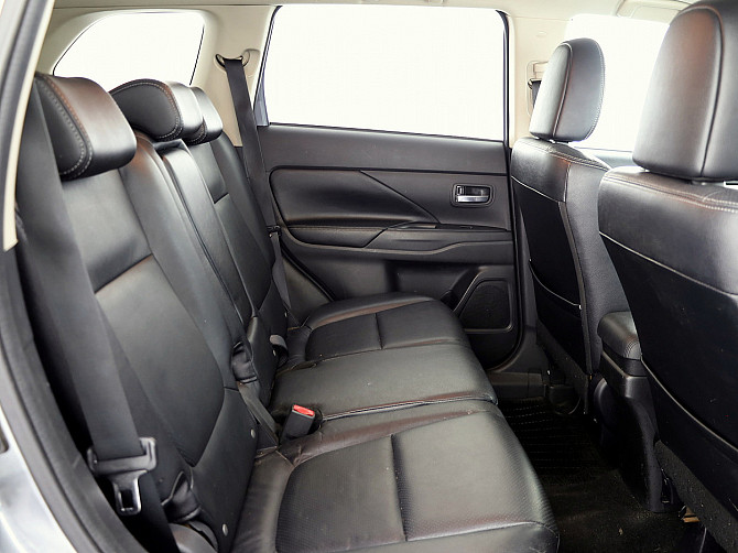 Mitsubishi Outlander Luxury ATM 2.0 110kW Tallina - foto 7