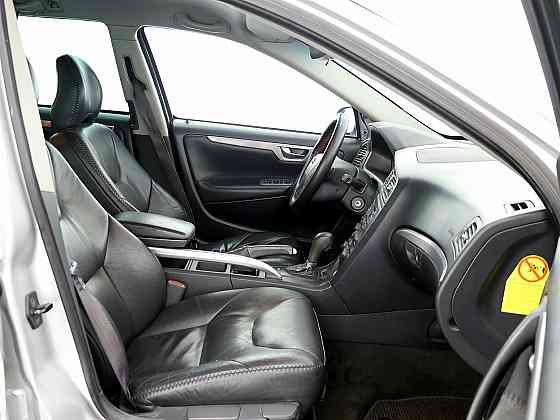 Volvo XC70 Summum ATM 2.4 D5 120kW Tallina