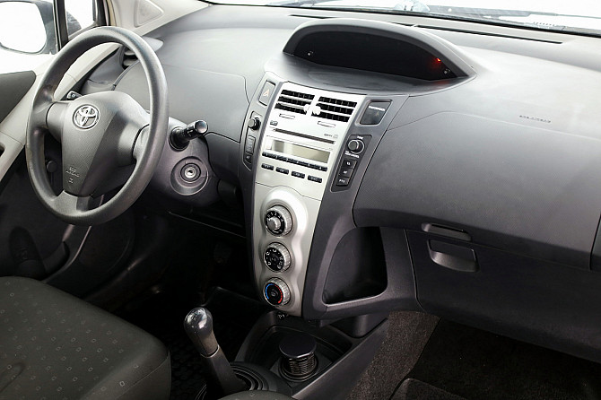 Toyota Yaris Linea Sol A-C 1.3 64kW Tallina - foto 5