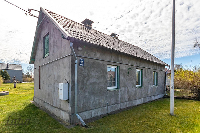 Pārdod 1/2 domājamo daļu no zemesgabala un būvēm Rīgas klusajā un zaļajā Bieriņu Rīga - foto 1