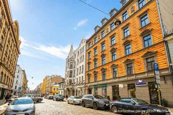Piedāvājam nomai daudzfunkcionālas komerctelpas 101,6 m platībā prestižā vietā  Blaumaņa ielā, Rīgas Rīga