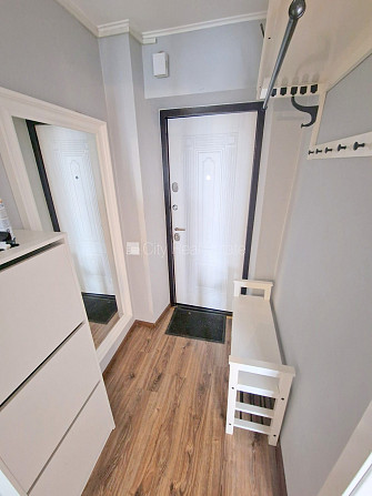 Ir lifts, iestiklota lodžija, logi vērsti uz pagalma pusi, plašs skats no loga, viena istaba Rīga - foto 19