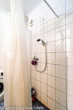 Pagalma māja, slēgts pagalms, bezmaksas stāvvieta pagalmā, vieta automašīnai, ieeja no Rīga - foto 17