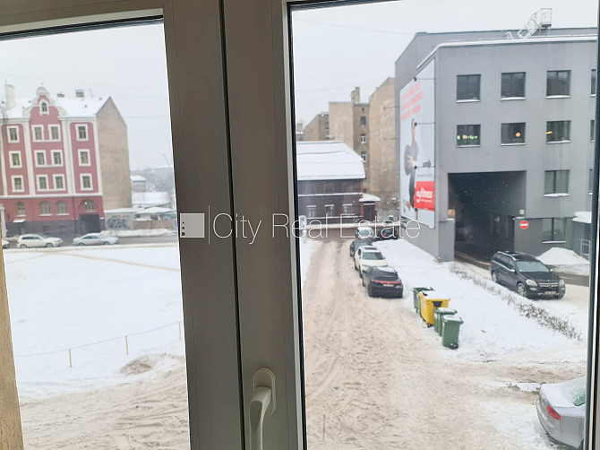 Zeme īpašumā, fasādes māja, vieta automašīnai, ieeja no ielas, logi vērsti uz pagalma pusi, Rīga - foto 12