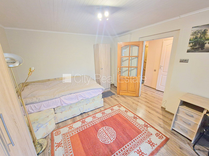Pagalma ēka, vieta automašīnai, ieeja no pagalma, logi vērsti uz pagalma pusi, istaba izolēta, Rīga - foto 6