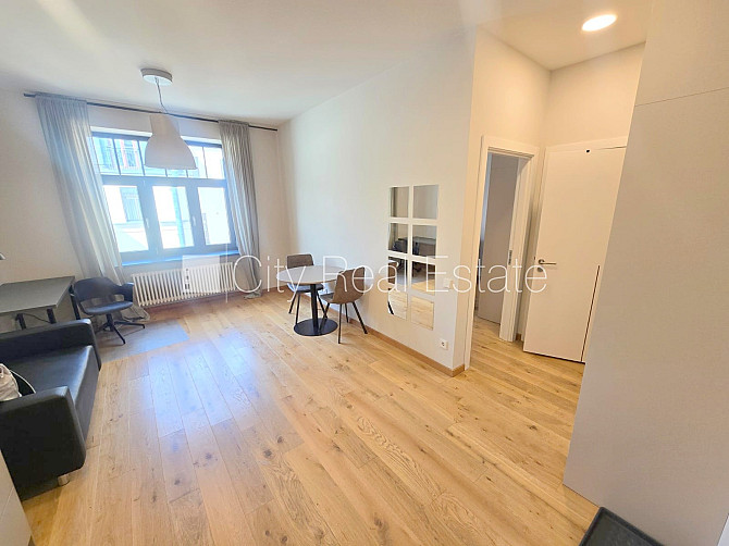 Pagalma ēka, renovēta māja, slēgts pagalms, ieeja no pagalma, ir lifts, kāpņu telpa pēc Rīga - foto 4