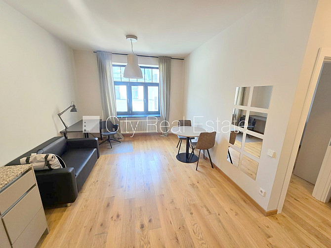 Pagalma ēka, renovēta māja, slēgts pagalms, ieeja no pagalma, ir lifts, kāpņu telpa pēc Rīga - foto 2