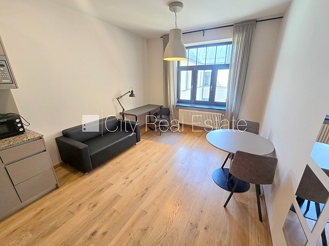 Pagalma ēka, renovēta māja, slēgts pagalms, ieeja no pagalma, ir lifts, kāpņu telpa pēc Rīga - foto 13