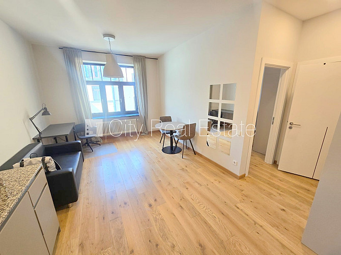 Pagalma ēka, renovēta māja, slēgts pagalms, ieeja no pagalma, ir lifts, kāpņu telpa pēc Rīga - foto 1