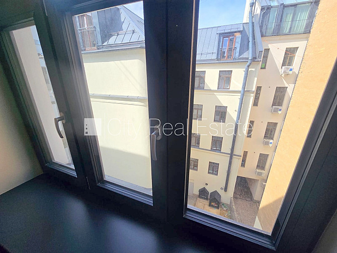 Pagalma ēka, renovēta māja, slēgts pagalms, ieeja no pagalma, ir lifts, kāpņu telpa pēc Rīga - foto 10