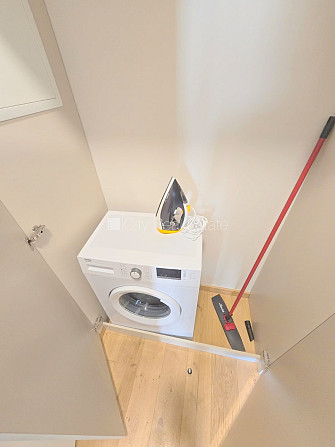 Pagalma ēka, renovēta māja, slēgts pagalms, ieeja no pagalma, ir lifts, kāpņu telpa pēc Rīga - foto 20