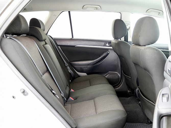 Toyota Avensis Linea Sol Facelift 2.2 D-CAT 130kW Tallina - foto 7
