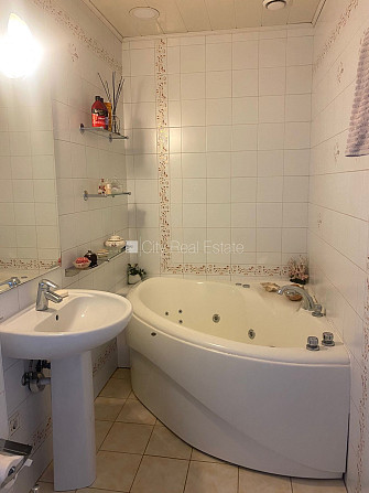 Fasādes māja, labiekārtots apzaļumots pagalms, vieta automašīnai, guļamistabu skaits 1 gab., Rīga - foto 9