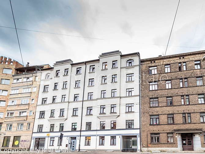 Projekts - Miera 86, fasādes māja, kāpņu telpa pēc kosmētiskā remonta, logi vērsti uz ielas Rīga - foto 16