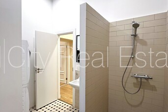 Restaurēta māja, iežogota teritorija, slēgta teritorija, apsargāta teritorija, objektu Rīga - foto 6