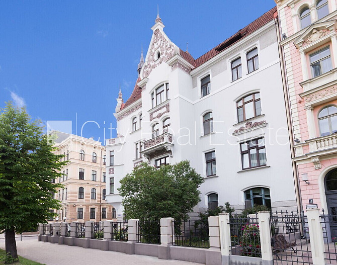 Restaurēta māja, iežogota teritorija, slēgta teritorija, apsargāta teritorija, objektu Rīga - foto 8