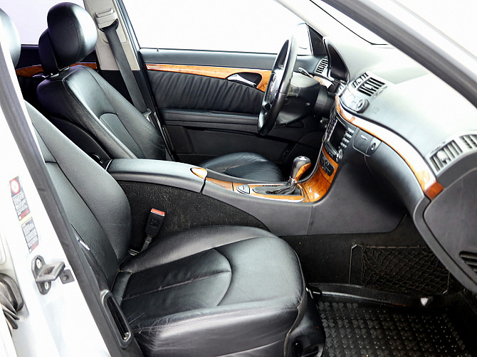 Mercedes-Benz E 320 Avantgarde Facelift ATM 3.0 CDI 165kW Tallina - foto 6
