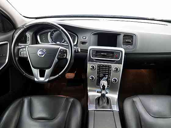 Volvo V60 Summum Hybrid Facelift ATM 2.4 162kW Tallina