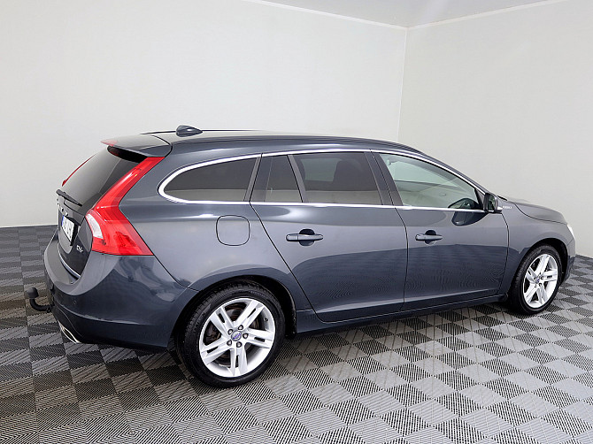 Volvo V60 Summum Hybrid Facelift ATM 2.4 162kW Tallina - foto 3
