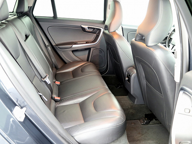 Volvo V60 Summum Hybrid Facelift ATM 2.4 162kW Tallina - foto 7