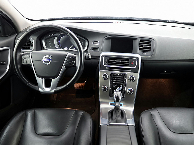 Volvo V60 Summum Hybrid Facelift ATM 2.4 162kW Tallina - foto 5