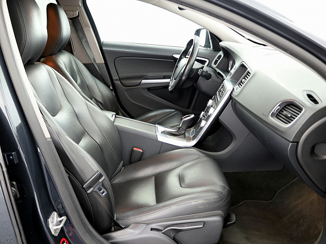 Volvo V60 Summum Hybrid Facelift ATM 2.4 162kW Tallina - foto 6