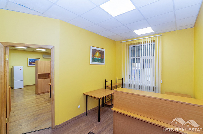 Lieliska investīciju iespēja Rīgas sirdī – 132.3 m² biroja telpas par īpaši pievilcīgu cenu! Tiek... Rīga - foto 7