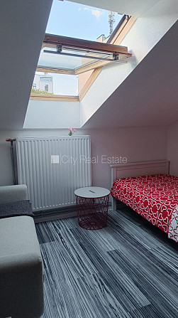 Pagalma ēka, restaurēta māja, mansards, kāpņu telpa pēc kapitālā remonta, studio tipa, Rīga - foto 2