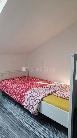 Pagalma ēka, restaurēta māja, mansards, kāpņu telpa pēc kapitālā remonta, studio tipa, Rīga - foto 6
