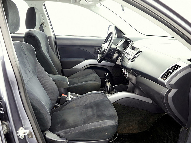 Mitsubishi Outlander Comfort 4x4 2.0 Di-D 103kW Таллин - изображение 6