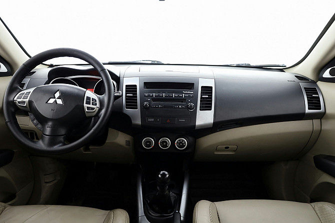 Mitsubishi Outlander Luxury 2.0 DI-D 103kW Таллин - изображение 5