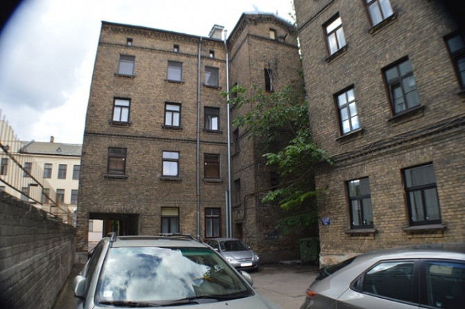 For rent - ONE room in a shared 2 bedroom apartment in the center of Riga in a quiet courtyard build Рига - изображение 9