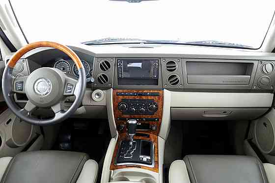 Jeep Commander Overland 3.0 CRD 160kW Tallina