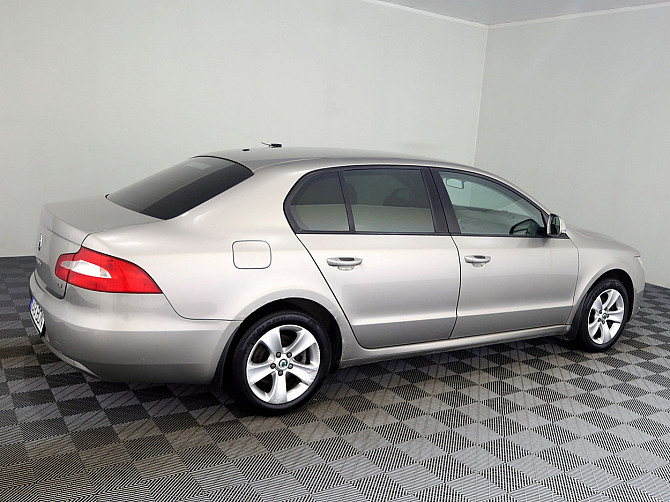 Skoda Superb Comfortline ATM 1.8 118kW Tallina - foto 3