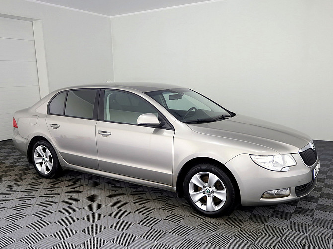 Skoda Superb Comfortline ATM 1.8 118kW Tallina - foto 1