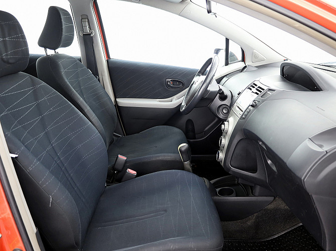 Toyota Yaris Linea Sol A-C 1.3 64kW Tallina - foto 6