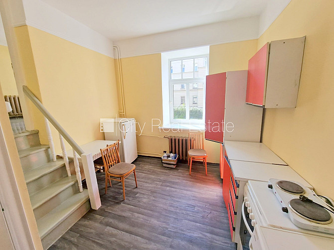 Fasādes māja, renovēta māja, iežogota teritorija, vieta automašīnai, ieeja no pagalma, Rīga - foto 8