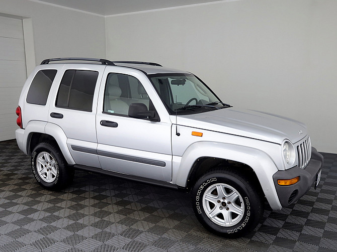 Jeep Cherokee Liberty LPG ATM 3.7 155kW Tallina - foto 1