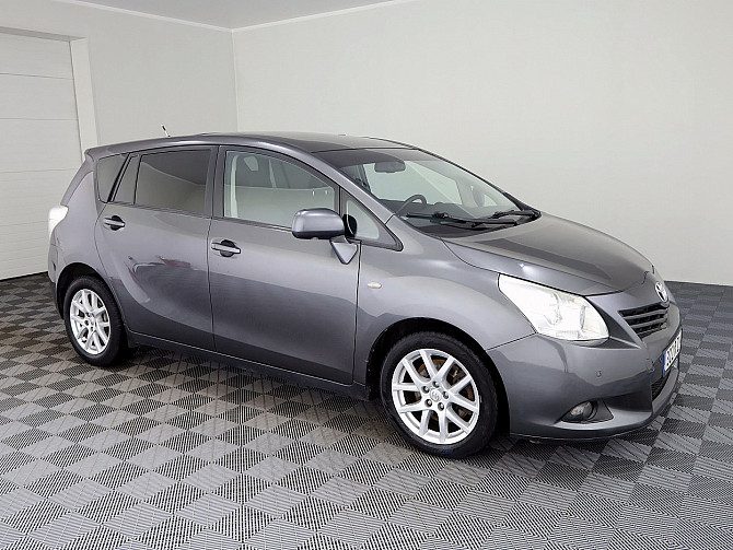 Toyota Verso Linea Sol ATM 2.2 D-CAT 110kW Таллин - изображение 1