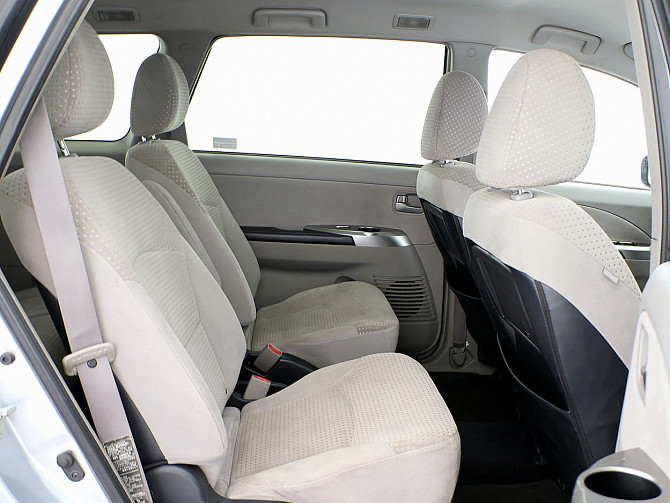 Mitsubishi Grandis Comfort ATM 2.4 121kW Таллин - изображение 7