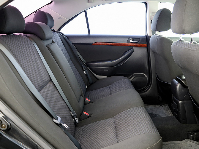 Toyota Avensis Linea Sol 2.2 D-CAT 130kW Таллин - изображение 7