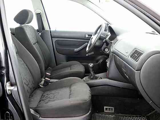 Volkswagen Golf Variant Comfortline 1.6 74kW Tallina