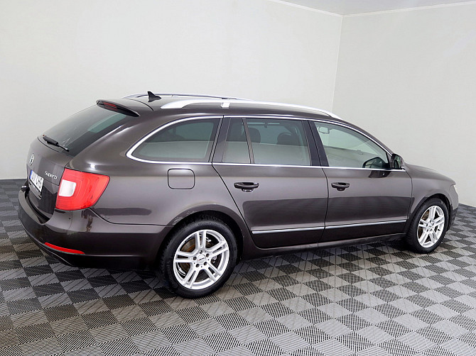 Skoda Superb Highline 4x4 ATM 2.0 TDI 103kW Tallina - foto 3