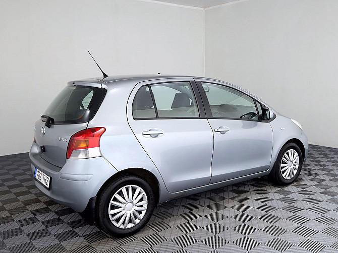 Toyota Yaris Linea Sol Facelift A-C 1.3 73kW Tallina - foto 3